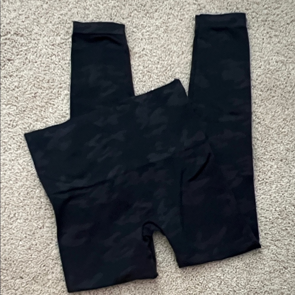 SPANX Look at Me Now Camouflage Hi Rise Seamless Leggings Large